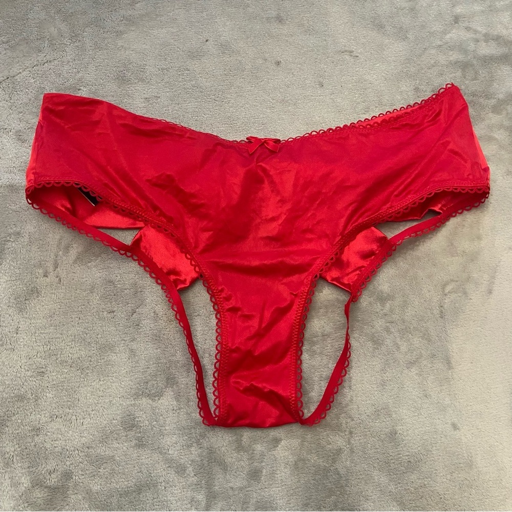New! Victoria’s Secret Panty satin bow open back panty red 4243 - Picture 7 of 9